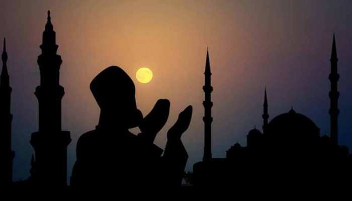 Ramadan 2019: नहीं दिखा रमज़ान का चांद, अब इस दिन होगा पहला रोजा Ramadan 2019: नहीं दिखा रमज़ान का चांद, अब इस दिन होगा पहला रोजा
