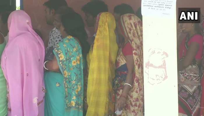 मध्य प्रदेश में अब तक 43.93 फीसदी मतदान, बैतूल में बंपर वोटिंग मध्य प्रदेश में अब तक 43.93 फीसदी मतदान, बैतूल में बंपर वोटिंग
