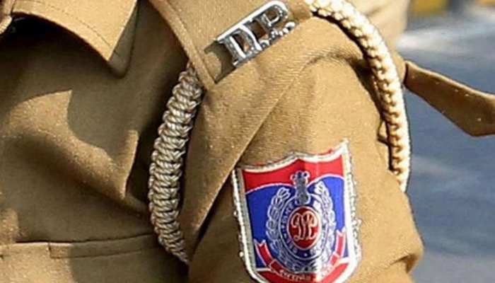 रोहिणी में पुलिस के साथ मुठभेड़ के बाद एक लाख का इनामी गैंगस्टर गिरफ्तार रोहिणी में पुलिस के साथ मुठभेड़ के बाद एक लाख का इनामी गैंगस्टर गिरफ्तार