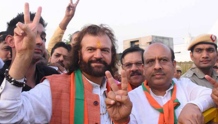 उत्तर-पश्चिमी दिल्ली सीट: स्वच्छता, अनधिकृत कालोनियां और प्रवासी तय करेंगे चुनावी रुख उत्तर-पश्चिमी दिल्ली सीट: स्वच्छता, अनधिकृत कालोनियां और प्रवासी तय करेंगे चुनावी रुख