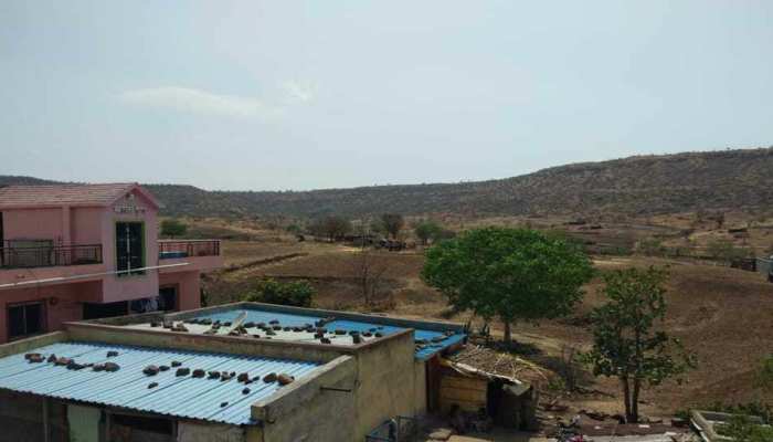 महाराष्ट्र: सूखे की मार झेल रहा है बीड़ का ये गांव, 85 फीसदी लोग कर चुके हैं पलायन