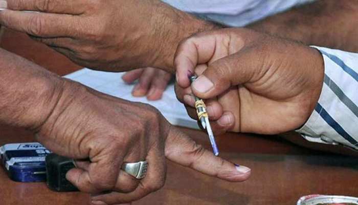 लोकसभा चुनाव 2019: आखिरी दो चरणों में अहम हैं UP की ये दो सीटें, टिकी हैं सभी की निगाहें लोकसभा चुनाव 2019: आखिरी दो चरणों में अहम हैं UP की ये दो सीटें, टिकी हैं सभी की निगाहें