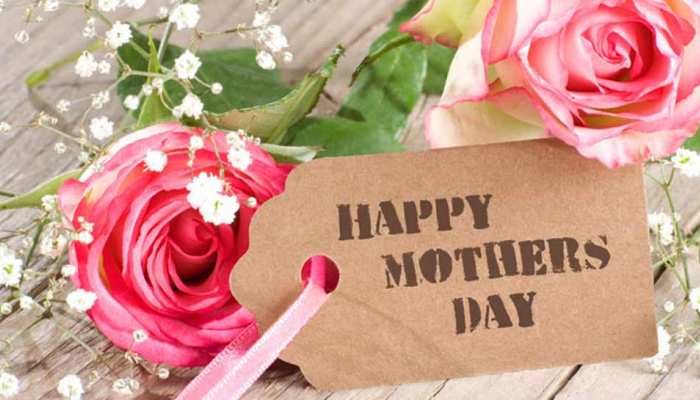 दुनियाभर में आज मनाया जा रहा है MOTHER'S DAY, जानें किसने शुरू की थी ये खास परंपरा दुनियाभर में आज मनाया जा रहा है MOTHER'S DAY, जानें किसने शुरू की थी ये खास परंपरा