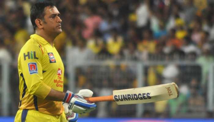 IPL 2019: अगला सीजन खेलने पर धोनी ने दिया ऐसा जवाब, फैंस की नहीं टूटी उम्मीदें पर... IPL 2019: अगला सीजन खेलने पर धोनी ने दिया ऐसा जवाब, फैंस की नहीं टूटी उम्मीदें पर...