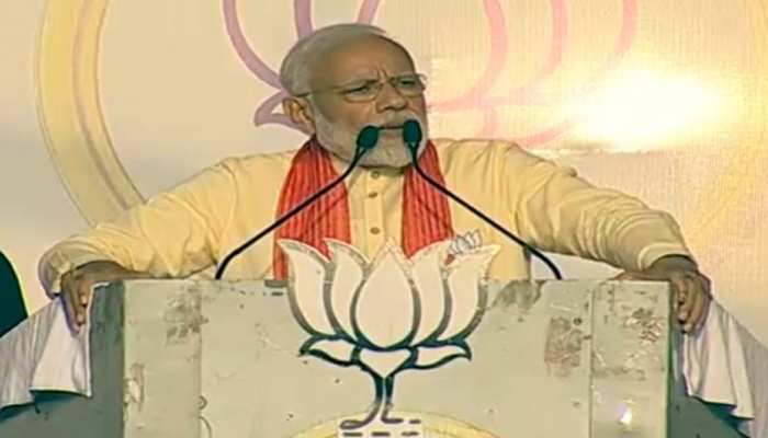 पश्चिम बंगाल के मथुरापुर में पीएम मोदी बोले- डरी हुईं दीदी अब खुलेआम धमकियों पर उतरीं पश्चिम बंगाल के मथुरापुर में पीएम मोदी बोले- डरी हुईं दीदी अब खुलेआम धमकियों पर उतरीं