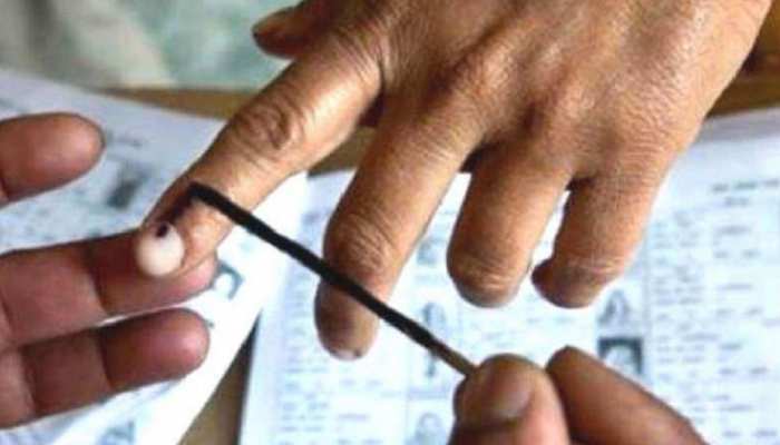 कांगड़ा में 74 शतकवीर डालेंगे वोट, 101 साल की अम्मा बोलीं- 'जरूर करूंगी मतदान' कांगड़ा में 74 शतकवीर डालेंगे वोट, 101 साल की अम्मा बोलीं- 'जरूर करूंगी मतदान'