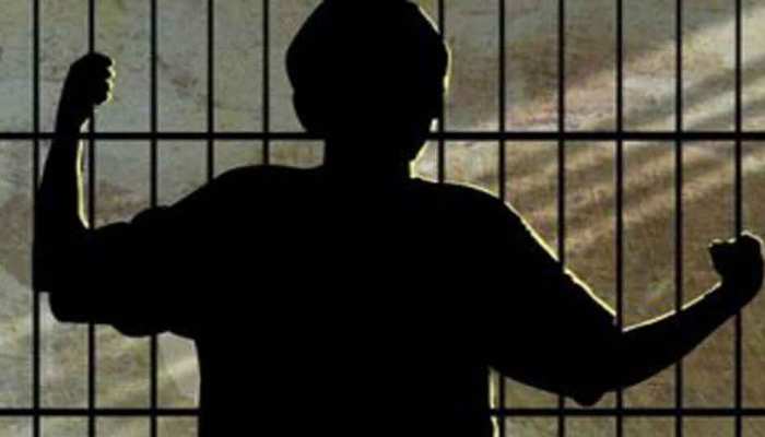 तजाकिस्तान की जेल में भड़ा दंगा, 32 लोगों की हुई मौत तजाकिस्तान की जेल में भड़ा दंगा, 32 लोगों की हुई मौत