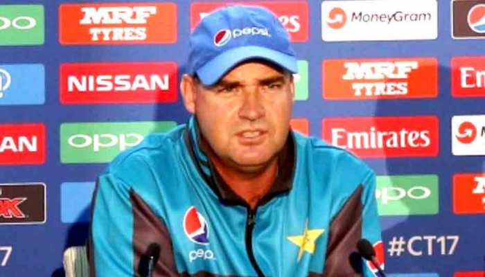 World Cup 2019: पाकिस्तान की बैटिंग-बॉलिंग नहीं, इस कमजोरी के लिए चिंतित हैं कोच आर्थर World Cup 2019: पाकिस्तान की बैटिंग-बॉलिंग नहीं, इस कमजोरी के लिए चिंतित हैं कोच आर्थर
