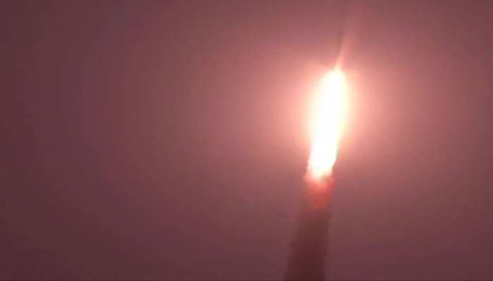RISAT-2B: भारत ने अंतरिक्ष में छोड़ा ताकतवर रडार इमेजिंग निगरानी सैटलाइट, आतंकी नहीं कर पाएंगे घुसपैठ RISAT-2B: भारत ने अंतरिक्ष में छोड़ा ताकतवर रडार इमेजिंग निगरानी सैटलाइट, आतंकी नहीं कर पाएंगे घुसपैठ