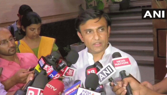 कर्नाटक: अब इस कांग्रेस विधायक ने छेड़े बागावती सुर, गठबंधन को लेकर दिया बड़ा बयान कर्नाटक: अब इस कांग्रेस विधायक ने छेड़े बागावती सुर, गठबंधन को लेकर दिया बड़ा बयान