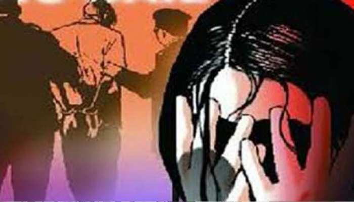 शर्मनाक: जालौर की महिला टीचर के साथ गैंगरेप की कोशिश, FIR दर्ज शर्मनाक: जालौर की महिला टीचर के साथ गैंगरेप की कोशिश, FIR दर्ज