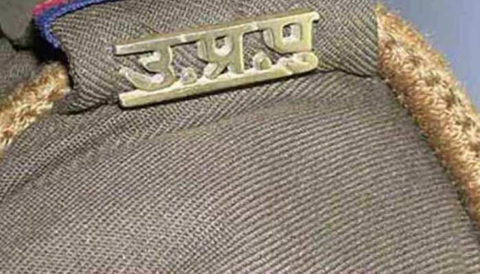 शाहजहांपुर में ढाबा मालिक ने BJP MLA के बेटे से जताया जान का खतरा, कर चुका है पिटाई शाहजहांपुर में ढाबा मालिक ने BJP MLA के बेटे से जताया जान का खतरा, कर चुका है पिटाई