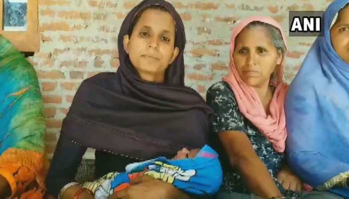 बीजेपी की जीत पर मुस्लिम परिवार ने मनाया जश्न, बच्चे का नाम रखा नरेंद्र मोदी बीजेपी की जीत पर मुस्लिम परिवार ने मनाया जश्न, बच्चे का नाम रखा नरेंद्र मोदी