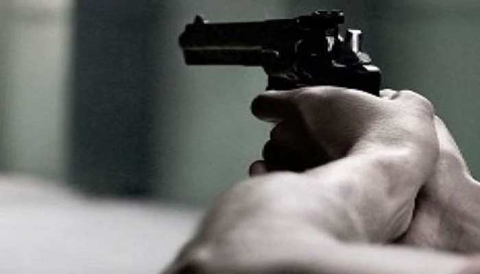 बिहार में मुस्लिम फेरीवाले से नाम पूछकर मारी गोली, पुलिस जांच में जुटी बिहार में मुस्लिम फेरीवाले से नाम पूछकर मारी गोली, पुलिस जांच में जुटी