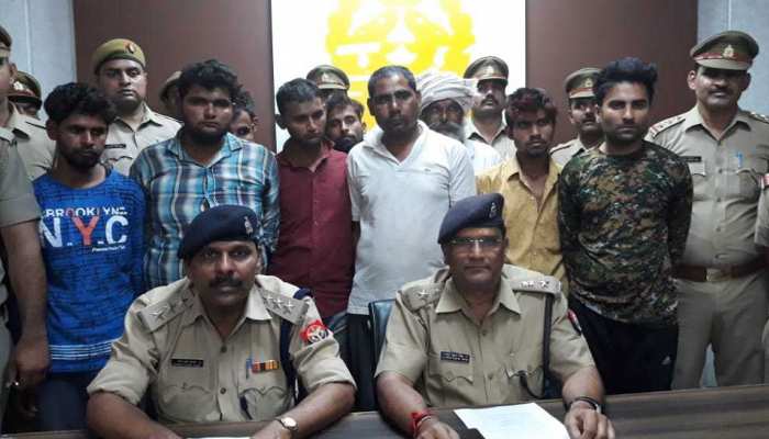 बाराबंकी शराब कांड के बाद पूरे राज्य में कार्रवाई तेज, वृंदावन में 10 शराब तस्कर गिरफ्तार बाराबंकी शराब कांड के बाद पूरे राज्य में कार्रवाई तेज, वृंदावन में 10 शराब तस्कर गिरफ्तार