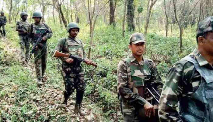 झारखंड में लैंडमाइन और हथियार बरामद, पुलिस-सीआरपीएफ ने चलाया संयुक्त अभियान झारखंड में लैंडमाइन और हथियार बरामद, पुलिस-सीआरपीएफ ने चलाया संयुक्त अभियान
