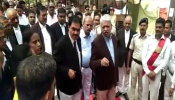 बिहार : पटना हाईकोर्ट के चीफ जस्टिस ने किया भागलपुर डिस्ट्रिक्ट कोर्ट का निरीक्षण बिहार : पटना हाईकोर्ट के चीफ जस्टिस ने किया भागलपुर डिस्ट्रिक्ट कोर्ट का निरीक्षण