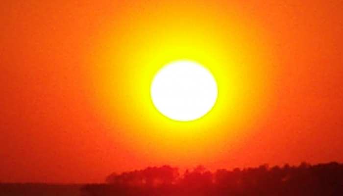 उज्जैन में नौतपा ने दिखाया अपना विकराल रूप, पारा पहुंचा 44 के पार उज्जैन में नौतपा ने दिखाया अपना विकराल रूप, पारा पहुंचा 44 के पार