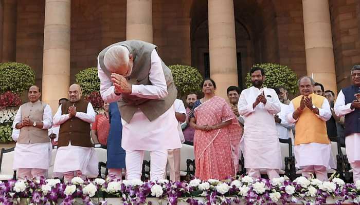 PM मोदी के नए मंत्रिमंडल में यूपी ने मारी बाजी, 10 चेहरे बने मंत्री PM मोदी के नए मंत्रिमंडल में यूपी ने मारी बाजी, 10 चेहरे बने मंत्री
