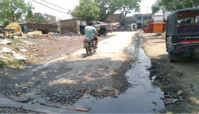 सीकर नगरपालिका की लापरवाही आई सामने, नालियों में रिसाव जारी सीकर नगरपालिका की लापरवाही आई सामने, नालियों में रिसाव जारी
