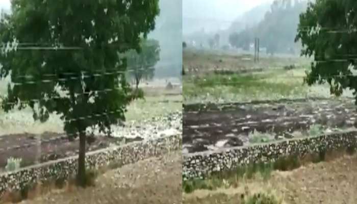 उत्तराखण्ड: बादल फटने से चमोली, अल्मोड़ा जिलों में तबाही, प्रशासन का अलर्ट जारी उत्तराखण्ड: बादल फटने से चमोली, अल्मोड़ा जिलों में तबाही, प्रशासन का अलर्ट जारी