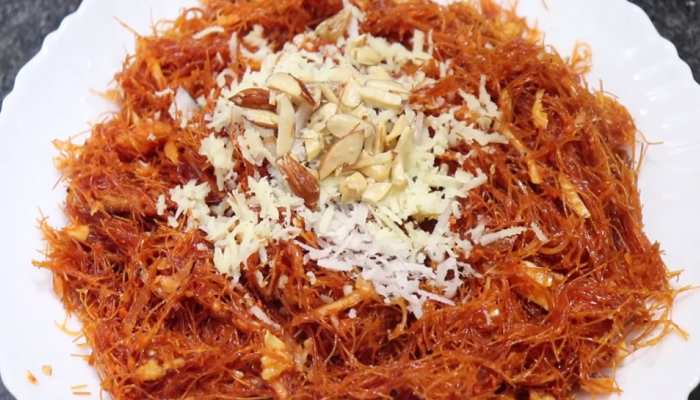 Recipe: ईद के त्योहार में घोलें मिठास, मेहमानों के लिए बनाएं स्वादिष्ट किमामी सेवइयां Recipe: ईद के त्योहार में घोलें मिठास, मेहमानों के लिए बनाएं स्वादिष्ट किमामी सेवइयां