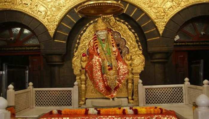 शिरडी: सांई बाबा के दर्शन करने में नहीं लगेगी भक्तों को गर्मी, लगाए गए 160 टन के AC शिरडी: सांई बाबा के दर्शन करने में नहीं लगेगी भक्तों को गर्मी, लगाए गए 160 टन के AC