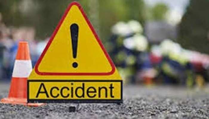 नागपुर-जबलपुर राजमार्ग में दर्दनाक सड़क हादसे, दो की मौत, एक गंभीर नागपुर-जबलपुर राजमार्ग में दर्दनाक सड़क हादसे, दो की मौत, एक गंभीर
