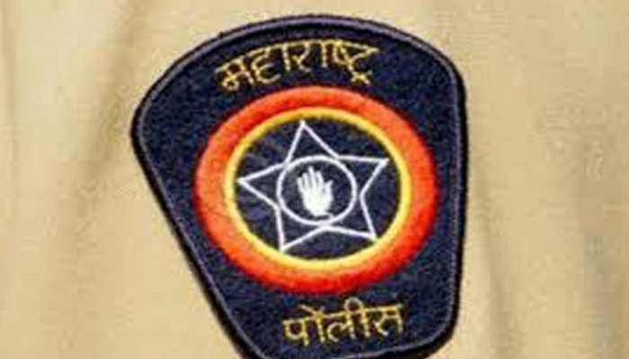 नागपुर: ATM में नकदी भरने बाइक से जा रहे दो कर्मी, रास्ते में रोका और लूट लिया 16 लाख रुपये नागपुर: ATM में नकदी भरने बाइक से जा रहे दो कर्मी, रास्ते में रोका और लूट लिया 16 लाख रुपये