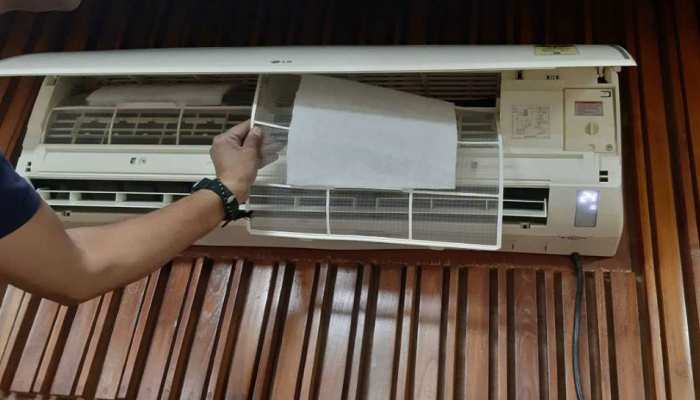 अब अपने AC को घर बैठे बना सकते हैं एयर प्यूरीफायर, IIT के छात्रों ने इजाद की तकनीक अब अपने AC को घर बैठे बना सकते हैं एयर प्यूरीफायर, IIT के छात्रों ने इजाद की तकनीक