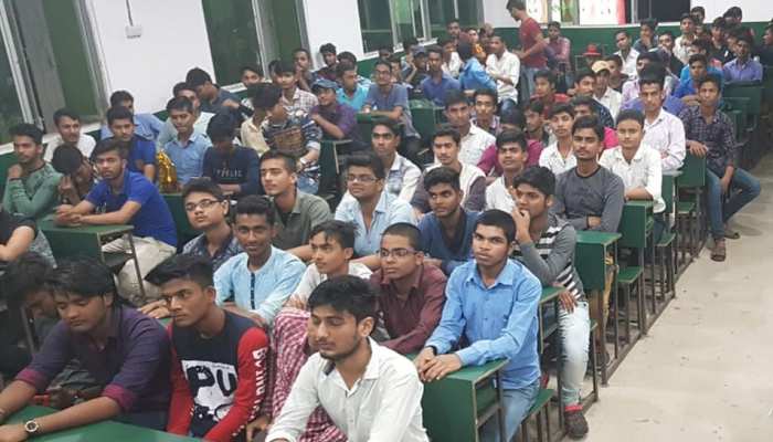 सूरत हादसे के बाद बिहार सरकार सख्त, कोचिंग संस्थानों की होगी जांच सूरत हादसे के बाद बिहार सरकार सख्त, कोचिंग संस्थानों की होगी जांच