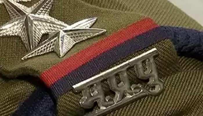 नाबालिग से रेप और हत्या के मामले में पीड़िता के घर पहुंची पुलिस और बोले- नाश्ता और चाय लेकर आओ नाबालिग से रेप और हत्या के मामले में पीड़िता के घर पहुंची पुलिस और बोले- नाश्ता और चाय लेकर आओ