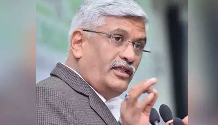 जल शक्ति मंत्री गजेंद्र सिंह शेखावत आए जोधपुर, पानी की समस्या से हुए रूबरू जल शक्ति मंत्री गजेंद्र सिंह शेखावत आए जोधपुर, पानी की समस्या से हुए रूबरू