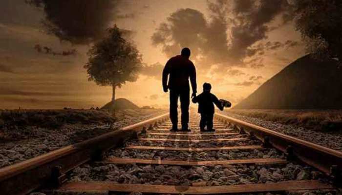 Father's Day 2019: इस फादर्स डे को बनाएं और भी खास, पिता को दें ये स्पेशल गिफ्ट्स Father's Day 2019: इस फादर्स डे को बनाएं और भी खास, पिता को दें ये स्पेशल गिफ्ट्स