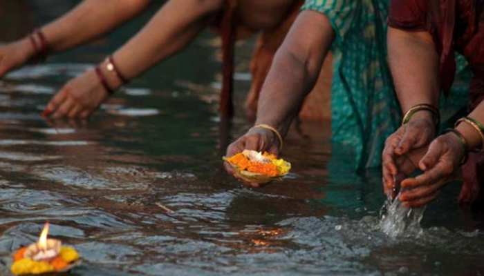 Ganga Dussehra 2019: इस शुभ मुहूर्त में करें मां की आराधना, मोक्षदायिनी करेंगी हर इच्छा पूरी Ganga Dussehra 2019: इस शुभ मुहूर्त में करें मां की आराधना, मोक्षदायिनी करेंगी हर इच्छा पूरी