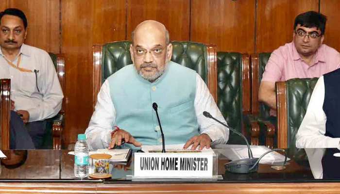 चक्रवात वायु: गृहमंत्री अमित शाह ने कहा- गुजरात में 3 लाख लोगों को सुरक्षित जगहों पर भेजा गया चक्रवात वायु: गृहमंत्री अमित शाह ने कहा- गुजरात में 3 लाख लोगों को सुरक्षित जगहों पर भेजा गया