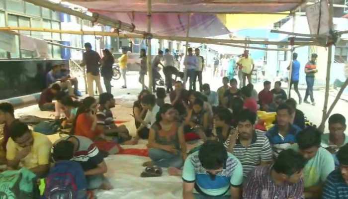 पश्चिम बंगाल के डॉक्टरों के समर्थन में आए महाराष्ट्र के डॉक्टर, 1 दिन की हड़ताल पर पश्चिम बंगाल के डॉक्टरों के समर्थन में आए महाराष्ट्र के डॉक्टर, 1 दिन की हड़ताल पर
