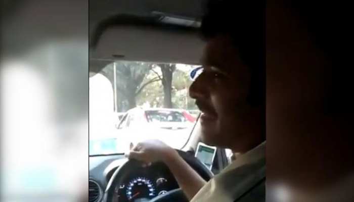 ना हिंदी, ना इंग्लिश सिर्फ संस्कृत में बात करता है ये कैब ड्राइवर, सोशल मीडिया पर वायरल हुआ VIDEO ना हिंदी, ना इंग्लिश सिर्फ संस्कृत में बात करता है ये कैब ड्राइवर, सोशल मीडिया पर वायरल हुआ VIDEO