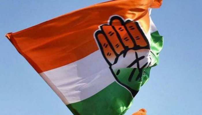 जयपुर: कांग्रेस ने वसुंघरा सरकार पर पेयजल की प्रभावी कार्ययोजना नहीं बनाने का लगाया आरोप जयपुर: कांग्रेस ने वसुंघरा सरकार पर पेयजल की प्रभावी कार्ययोजना नहीं बनाने का लगाया आरोप