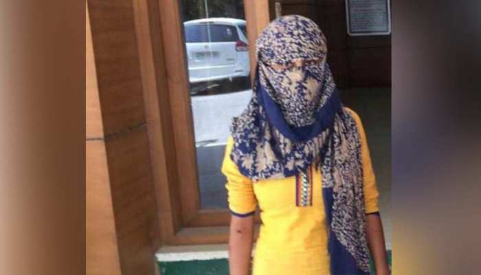 बॉयफ्रेंड ने शादी से इंकार किया तो, गर्लफ्रेंड ने फेंक दिया तेज़ाब बॉयफ्रेंड ने शादी से इंकार किया तो, गर्लफ्रेंड ने फेंक दिया तेज़ाब
