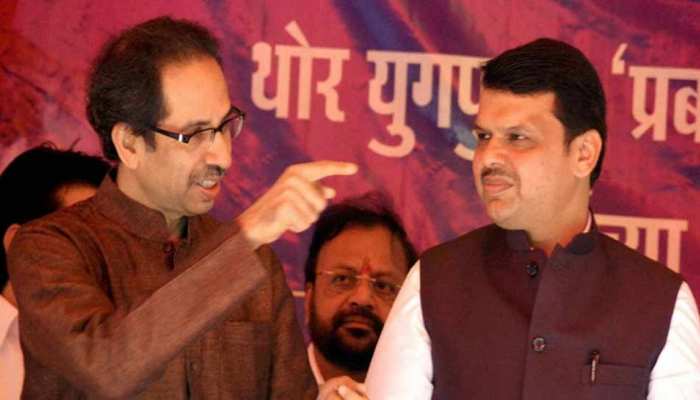 महाराष्ट्रः देवेंद्र फडणवीस मंत्रिमंडल विस्तार, जानिए शिवसेना ने क्यों नहीं बनाया अपना डिप्टी सीएम महाराष्ट्रः देवेंद्र फडणवीस मंत्रिमंडल विस्तार, जानिए शिवसेना ने क्यों नहीं बनाया अपना डिप्टी सीएम