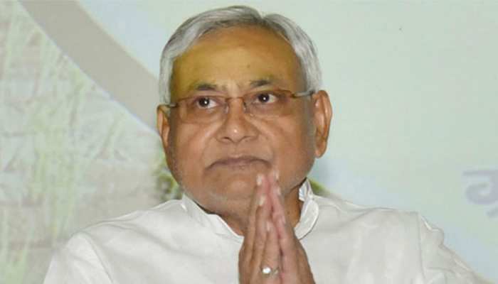 बिहार: सीएम नीतीश कुमार बच्चों का हाल लेने अब तक नहीं पहुंचे मुजफ्फरपुर, सियासत हुई तेज बिहार: सीएम नीतीश कुमार बच्चों का हाल लेने अब तक नहीं पहुंचे मुजफ्फरपुर, सियासत हुई तेज