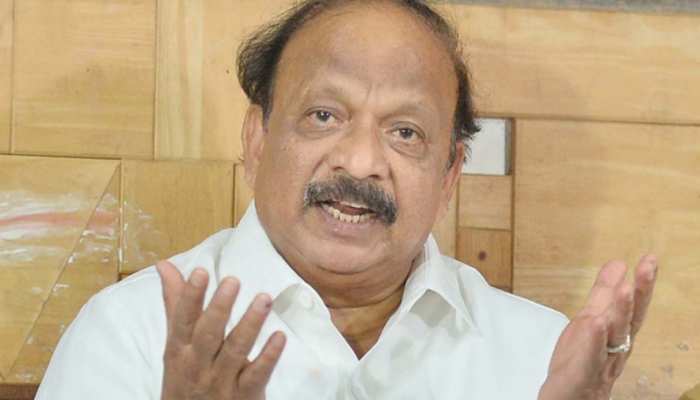 कर्नाटक कांग्रेस में नहीं थम रही कलह, पार्टी ने अपने ही विधायक रोशन बेग को निलंबित कर्नाटक कांग्रेस में नहीं थम रही कलह, पार्टी ने अपने ही विधायक रोशन बेग को निलंबित