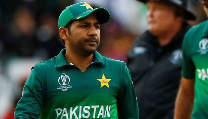World Cup: ‘अकेला ही घर नहीं जाऊंगा’ बयान पर सरफराज को PCB की लताड़, कहा- बाकी मैचों पर दें ध्यान World Cup: ‘अकेला ही घर नहीं जाऊंगा’ बयान पर सरफराज को PCB की लताड़, कहा- बाकी मैचों पर दें ध्यान