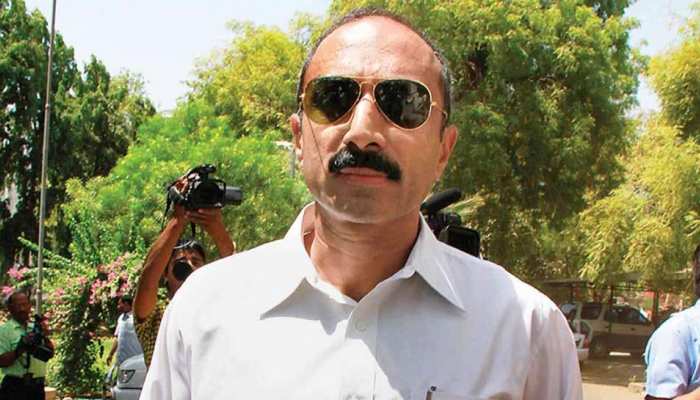 30 साल पुराने मामले में चर्चित IPS संजीव भट्ट को कोर्ट ने सुनाई उम्रकैद की सजा 30 साल पुराने मामले में चर्चित IPS संजीव भट्ट को कोर्ट ने सुनाई उम्रकैद की सजा