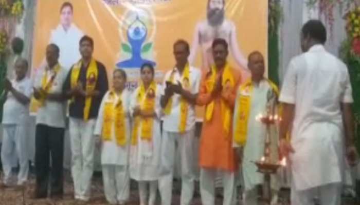 अंतरराष्ट्रीय योग दिवस पर गोपालगंज में बच्चों ने डांस के साथ प्रस्तुत किया योगासन अंतरराष्ट्रीय योग दिवस पर गोपालगंज में बच्चों ने डांस के साथ प्रस्तुत किया योगासन