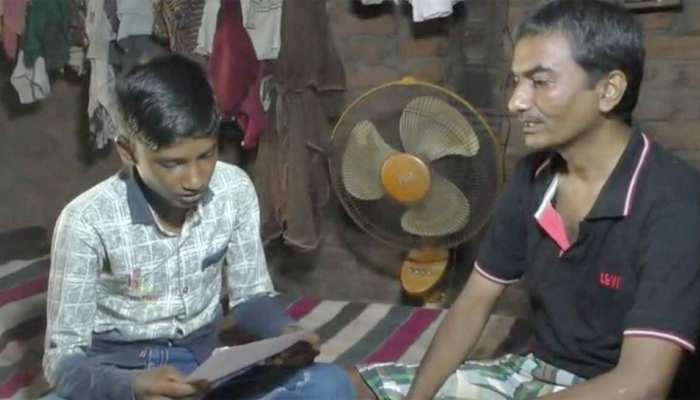 गुजरात: बेटे की पढ़ाई के लिए दिव्यांग पिता किडनी बेचने को मजबूर गुजरात: बेटे की पढ़ाई के लिए दिव्यांग पिता किडनी बेचने को मजबूर
