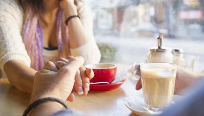 रोमांस और प्यार के इरादे से नहीं, मुफ्त के खाने के लिए डेट पर जाती है 4 में से एक महिला रोमांस और प्यार के इरादे से नहीं, मुफ्त के खाने के लिए डेट पर जाती है 4 में से एक महिला