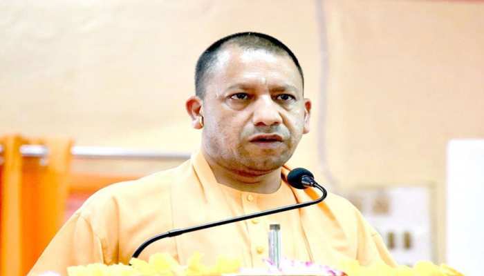 CM योगी ने बनारस में बच्चों को पिलाई पोलियो ड्रॉप, हुई सघन अभियान की प्रदेश में शुरुआत CM योगी ने बनारस में बच्चों को पिलाई पोलियो ड्रॉप, हुई सघन अभियान की प्रदेश में शुरुआत
