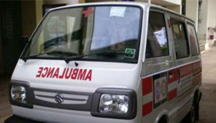 मेरठ: एंबुलेंस न मिलने के कारण बीमार पत्नी को ठेले पर लेकर अस्पताल पहुंचा पति मेरठ: एंबुलेंस न मिलने के कारण बीमार पत्नी को ठेले पर लेकर अस्पताल पहुंचा पति